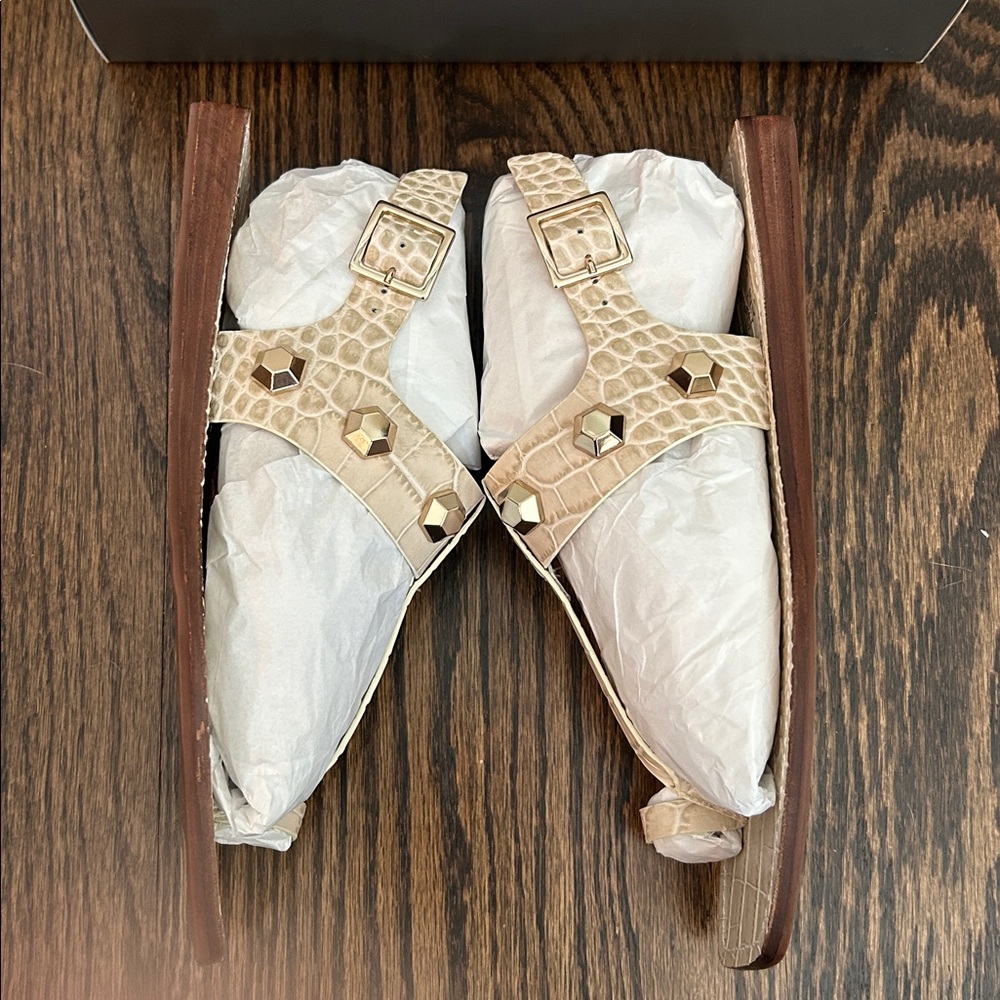 Vince Camuto VC-Dailette Summer Sandal - Picture 3 of 9